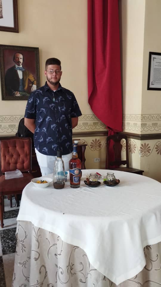 Amado Hamut presentó el cóctel Falso Café de Chocolate