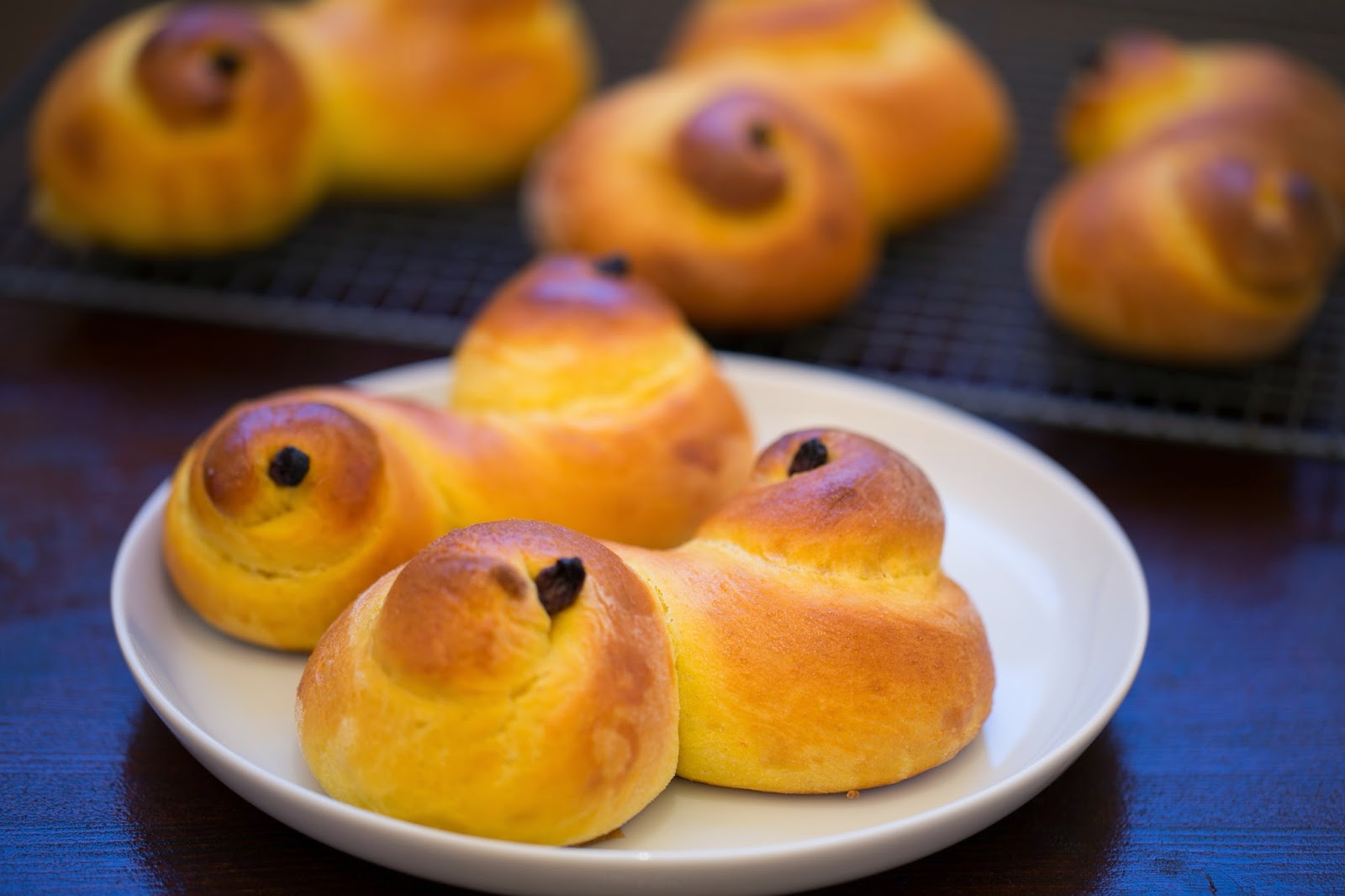 postres navideños-bollos-de-santa-lucia