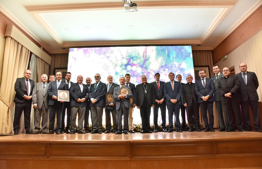 Felipe-Gonzalez-de-Canales-galardonados