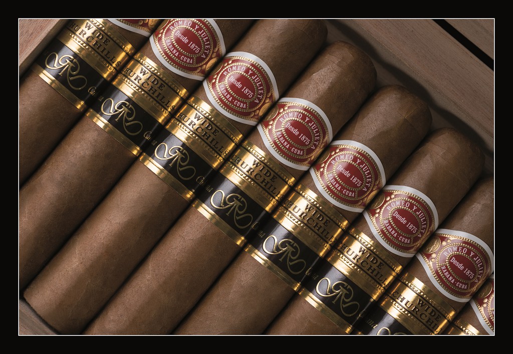  Romeo y Julieta Petit Royales-wide-churchill