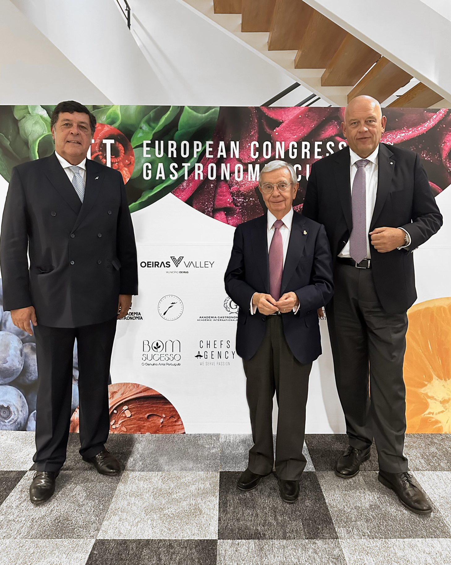 &nbsp; Los copresidentes con el director general y organizador del congreso, Carlos Fontão.