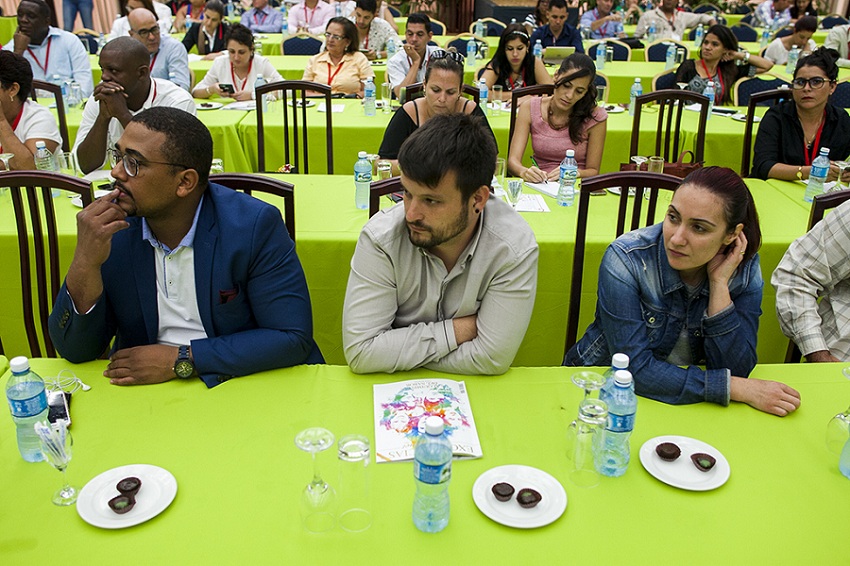 Seminario Gastronomico Internacional Excelencias Gourmet-degustacion-chocolate-Maria-Cristina-Jorge