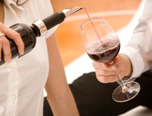 ¿Cuándo un vino está mal servido?