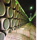 El vino español se queda en casa