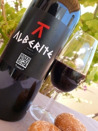 Alberite, vino tinto dulce de Andalucía, presenta innovadora tecnología de comunicación  