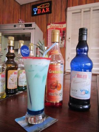 Cóctel “Azul profundo”