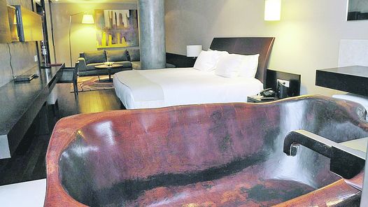 Hotel argentino ofrece cavas de vinos en cada cuarto