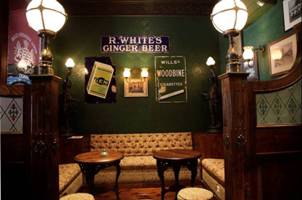 Primer club de fumadores adaptado a la ley española cumple un año de actividad