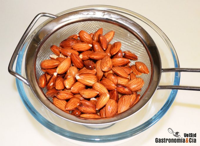 Las almendras son menos calóricas de lo que se muestra en las etiquetas alimentarias