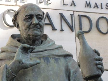 Dom Pérignon no descubrió el Champagne