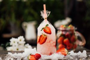 El hostel The Hat lanza una gama de recetas de cócteles elaborados con zumos naturales