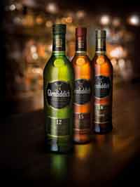 Glenfiddich coronado como el mejor whisky escocés