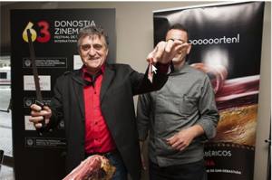 Donosti se tiñe de Ibérico para que los artistas del mundo descubran los Jamones