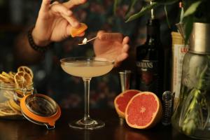 Tres cócteles que dan la bienvenida a la primavera firmados Brockmans Gin