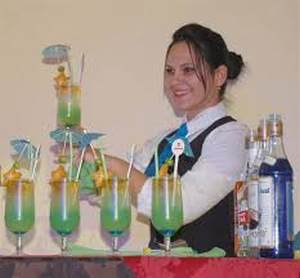 La mujer y el bar en Cuba 
