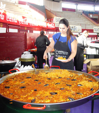 Paellas Monasterio hace una paella gigante para 4 000 personas en Valladolid
