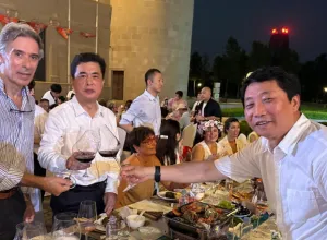 Yantai brinda por su certificación como Destino Enoturístico Responsable de OMET