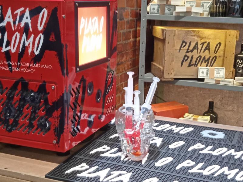 Plata o Plomo-Licor