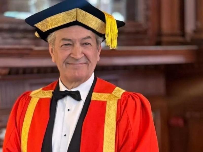 César Saldaña investido miembro de la Gran Orden de los Caballeros del Vino