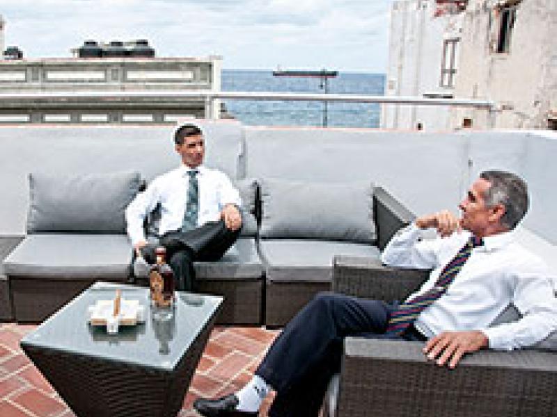 Restaurante-Cigar Bar cubano organiza foro internacional para fumadores