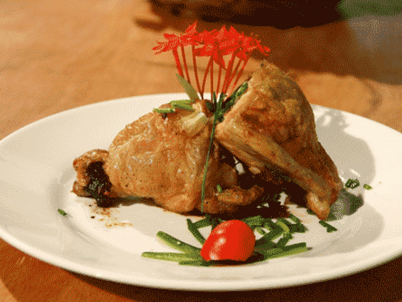 Recetas de la cocina regional santiaguera: “Pollo relleno con piña y vegetales”